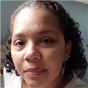 Engenheira de Alimentos, licenciada em química, auxilia alunos nas discilpinas de ciências e química